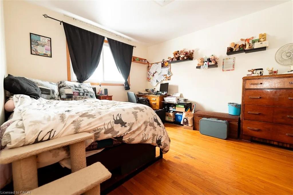 37 Kinrade Avenue E Property Photo 14