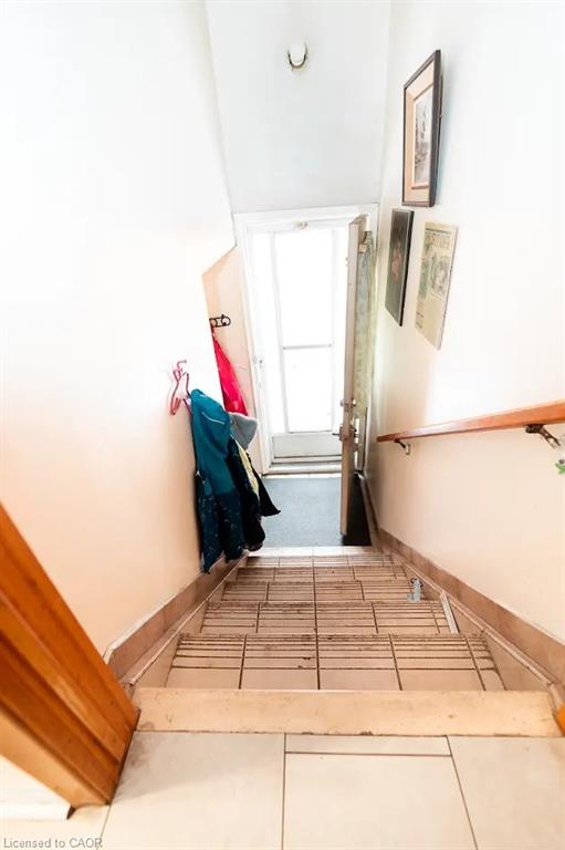 37 Kinrade Avenue E Property Photo 15