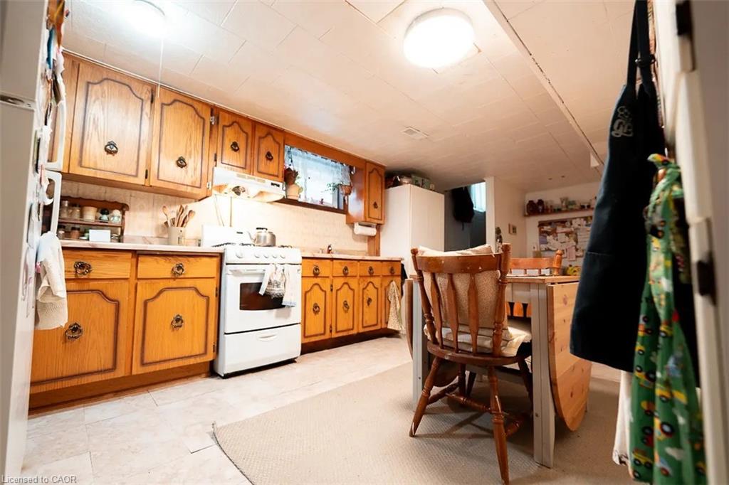 37 Kinrade Avenue E Property Photo 18
