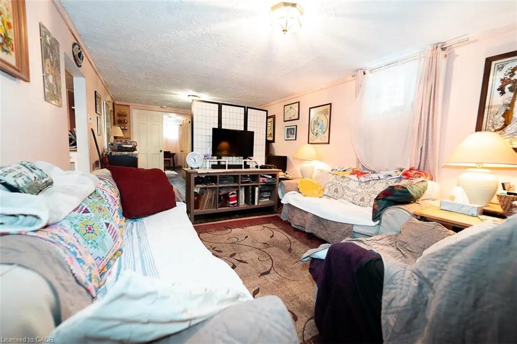 37 Kinrade Avenue E Property Photo 20
