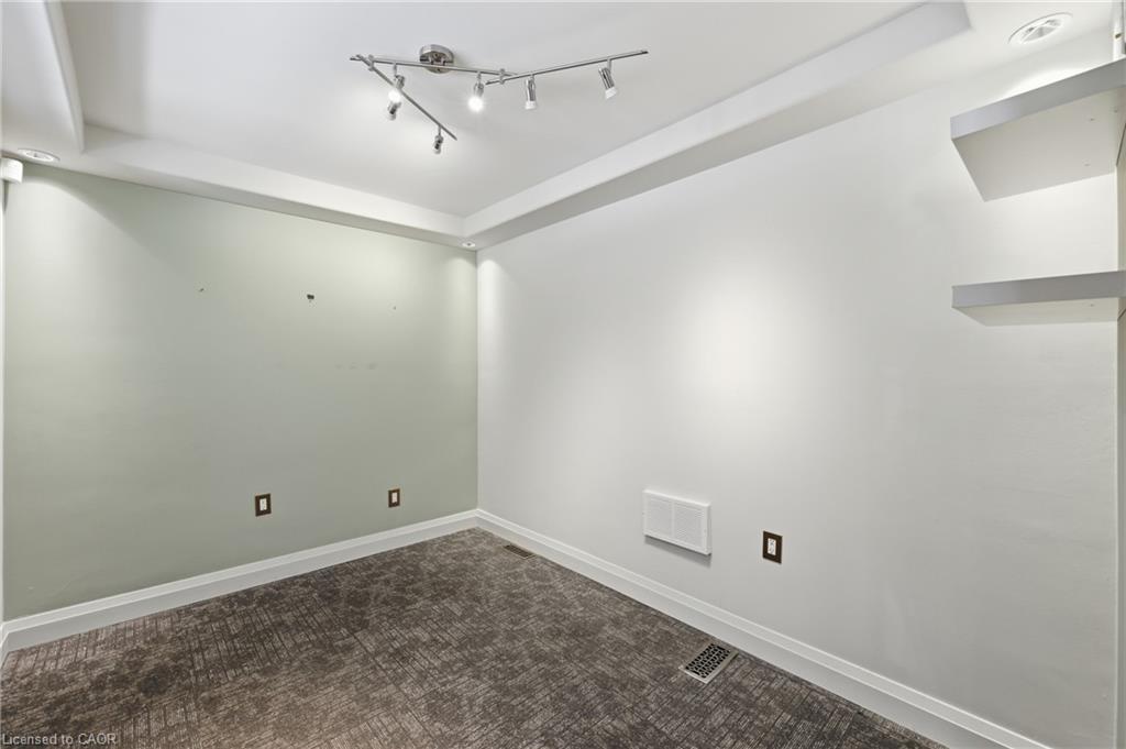 6-60 King Street W Property Photo 6