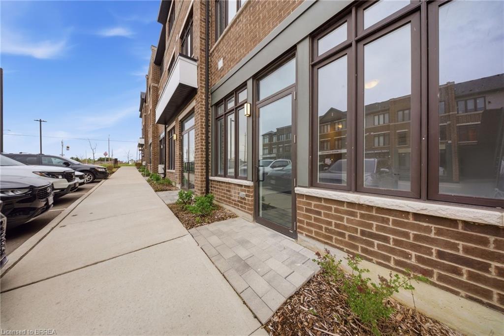 107-585 Colborne Street Property Photo 2