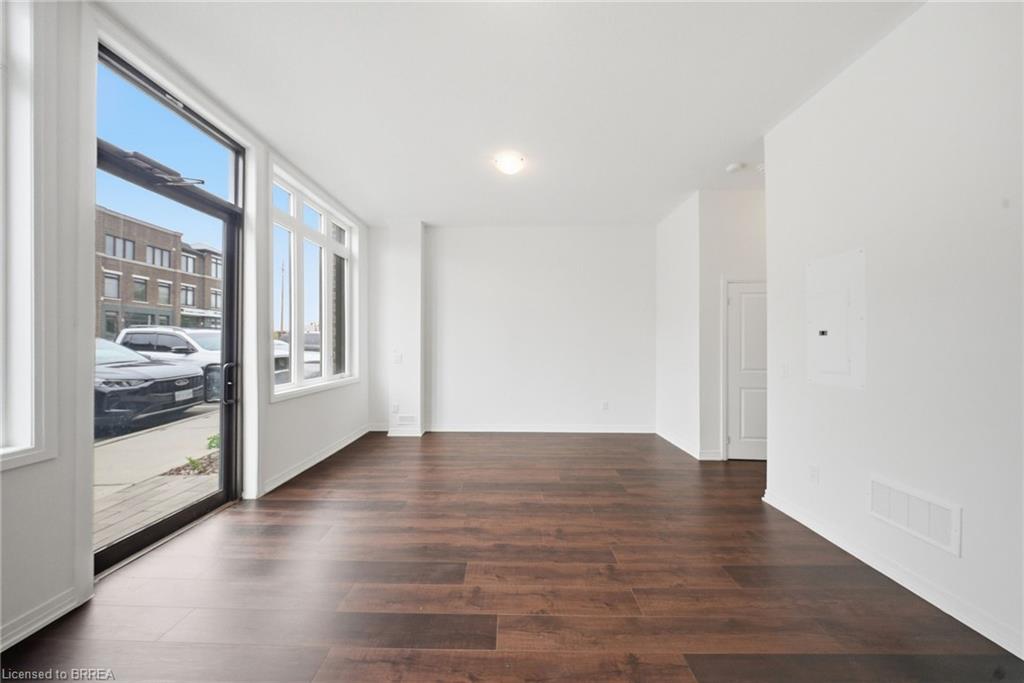 107-585 Colborne Street Property Photo 4