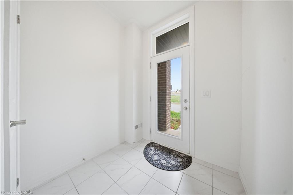 107-585 Colborne Street Property Photo 8