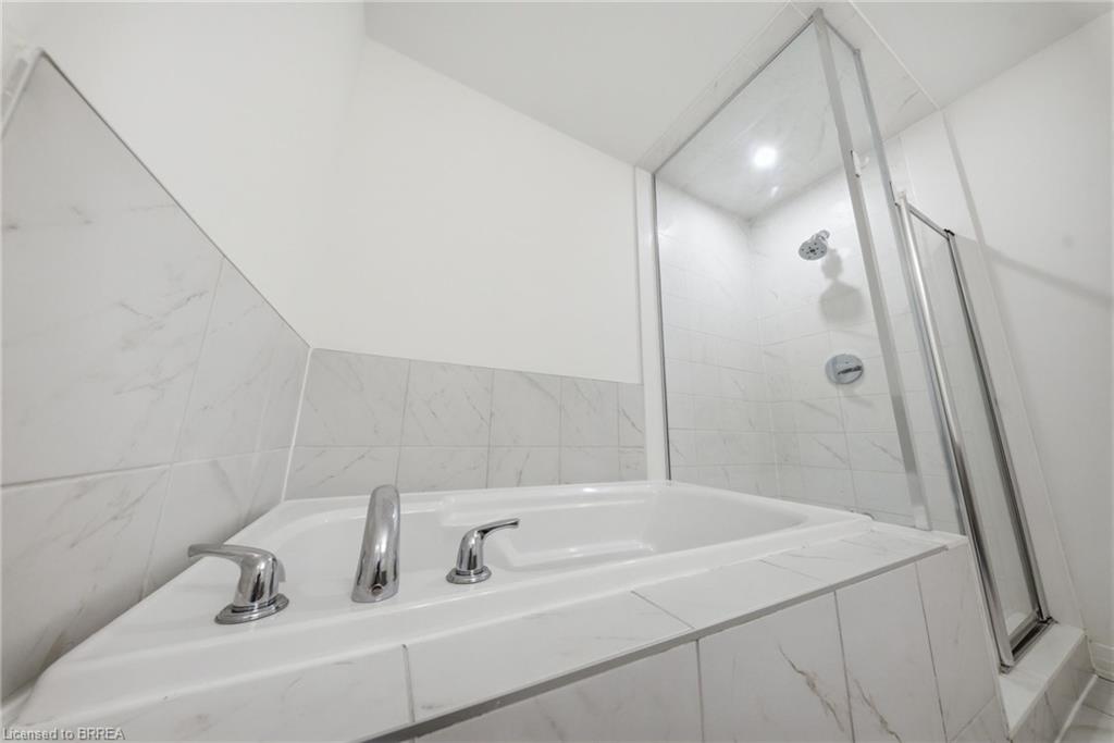 107-585 Colborne Street Property Photo 25