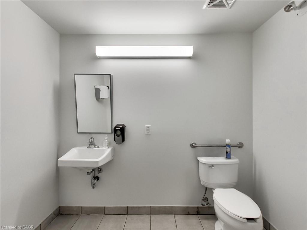 104a-1100 South Service Road Property Photo 8