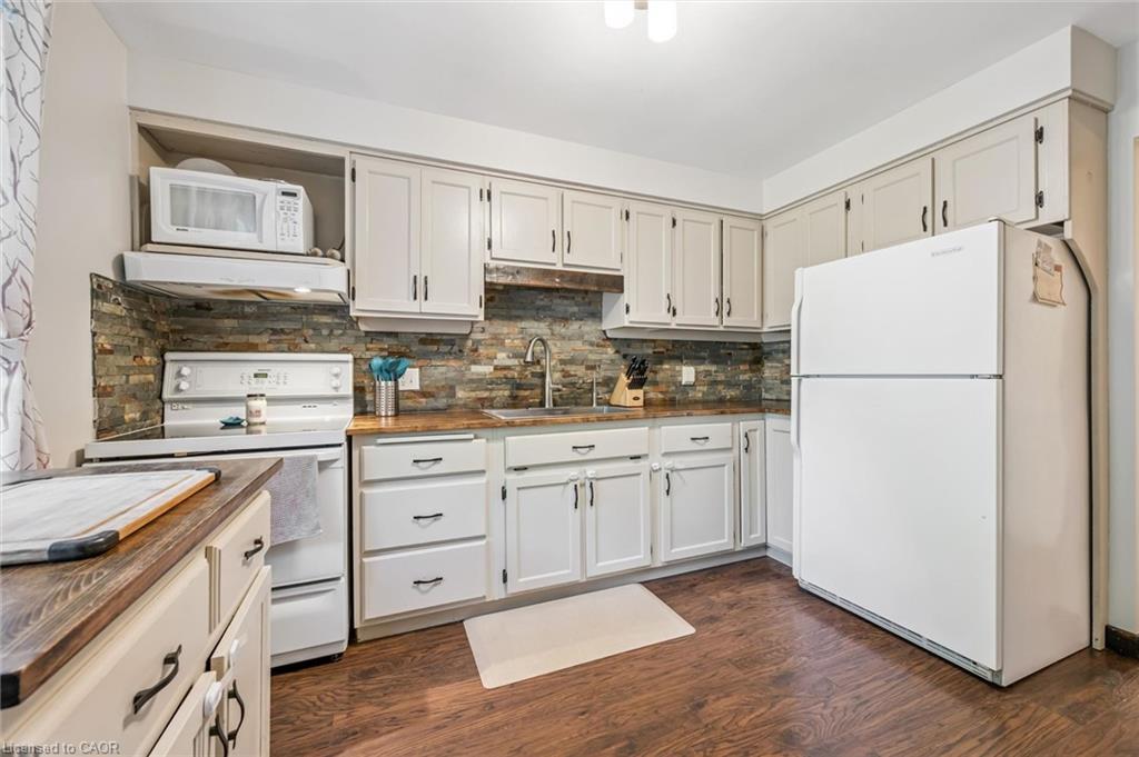 3-13 Centre Street Property Photo 16