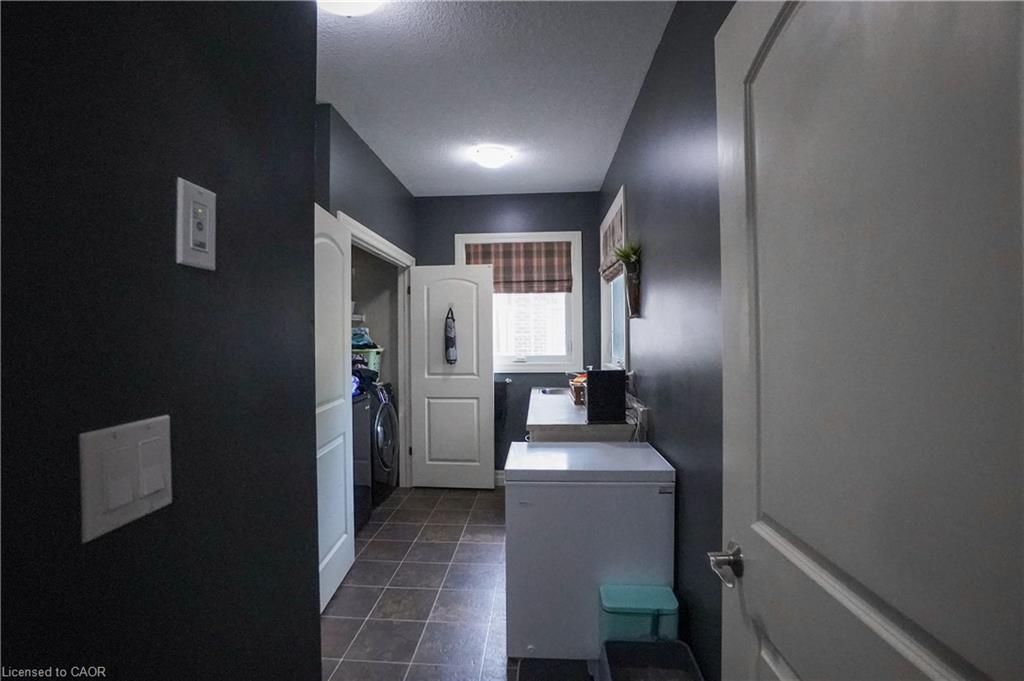365 Poldon Drive Property Photo 10