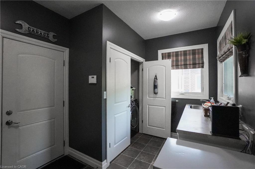 365 Poldon Drive Property Photo 11