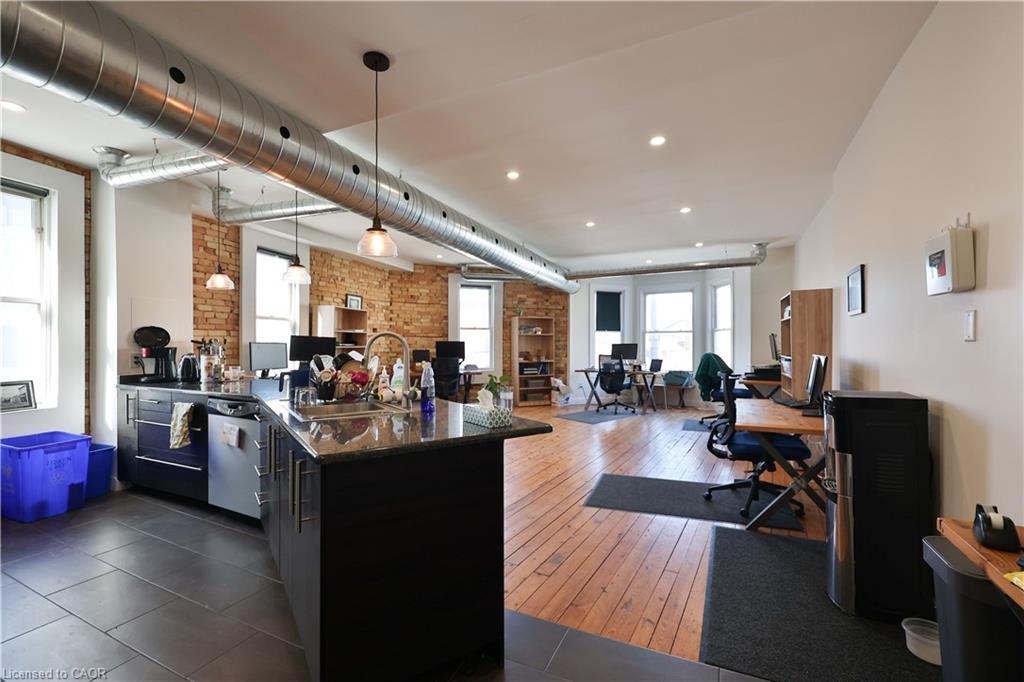2 Queen Street E Property Photo 9