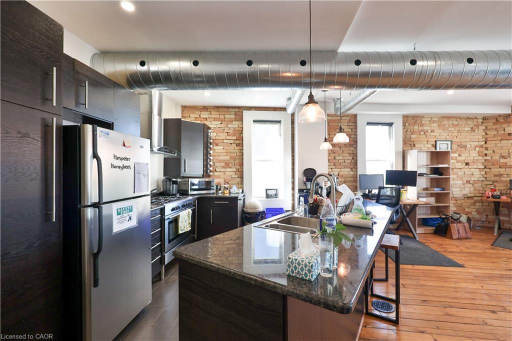 2 Queen Street E Property Photo 10