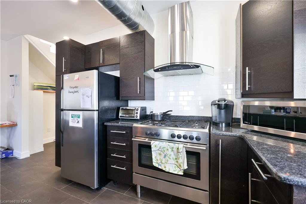 2 Queen Street E Property Photo 13