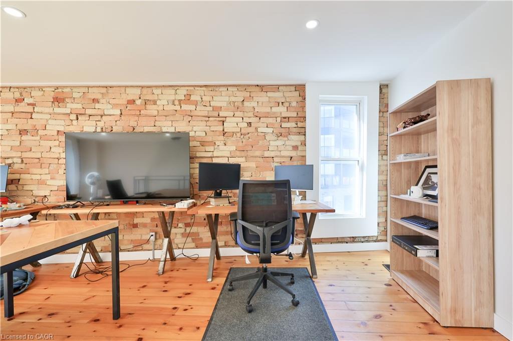 2 Queen Street E Property Photo 20