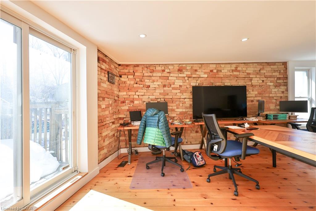 2 Queen Street E Property Photo 21