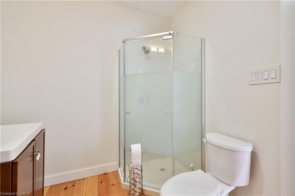 2 Queen Street E Property Photo 27