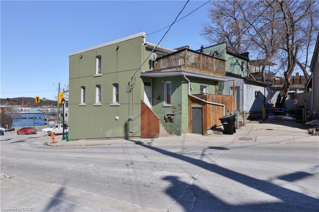 2 Queen Street E Property Photo 33