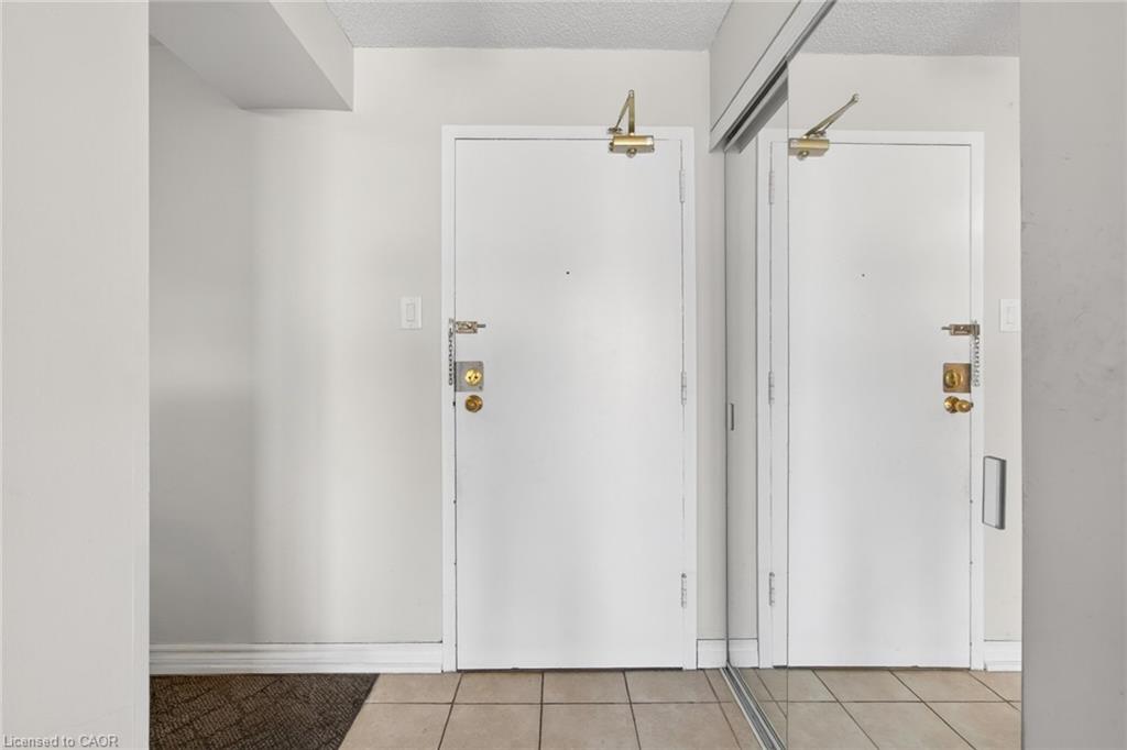 1004-25 Trailwood Drive Property Photo 5