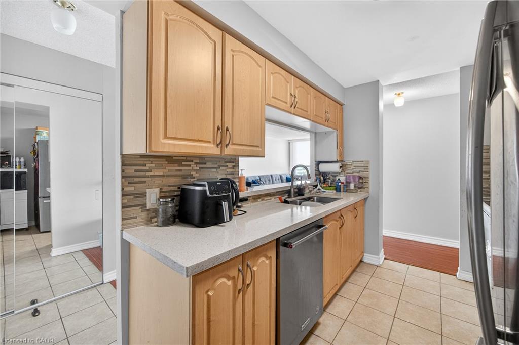 1004-25 Trailwood Drive Property Photo 17