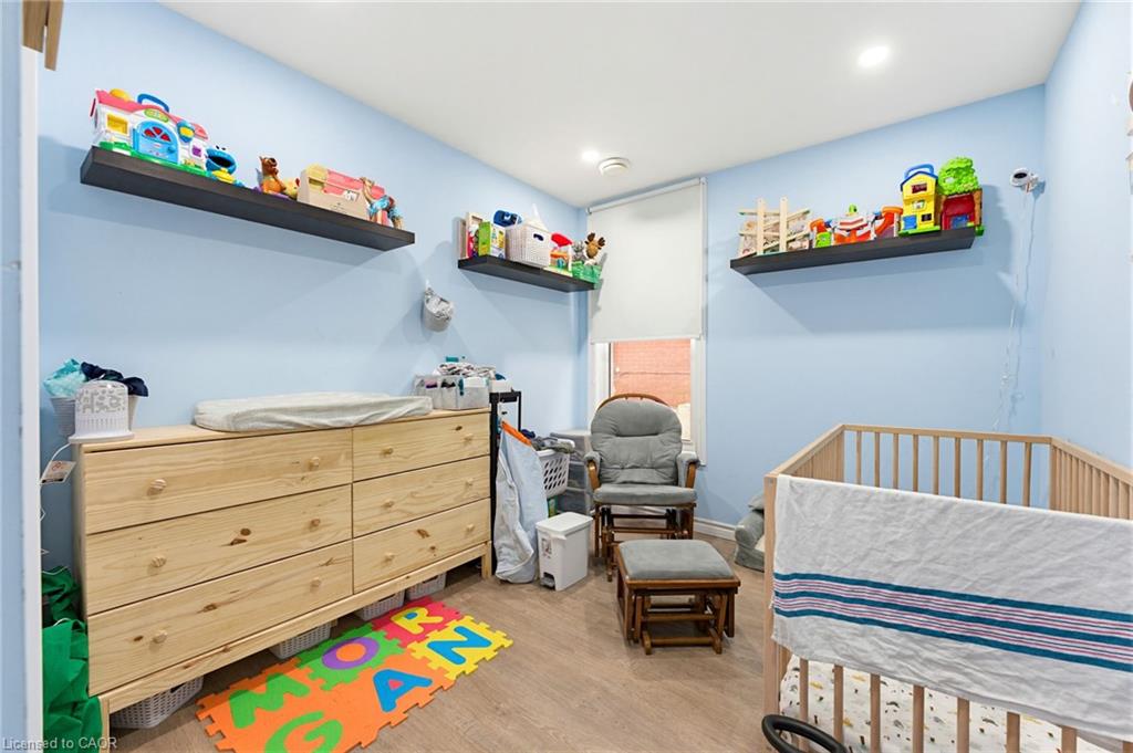 291 Park Avenue Property Photo 15