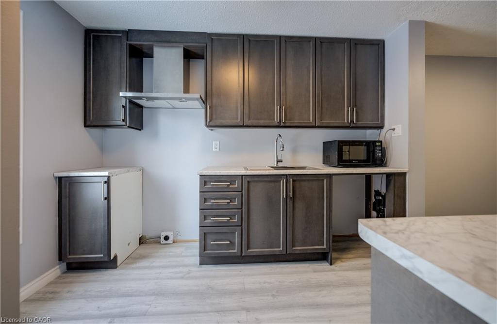 18-249 Cedarbrae Avenue Property Photo 4