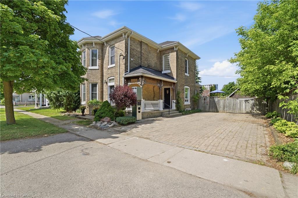 86 Oak Street Property Photo 1