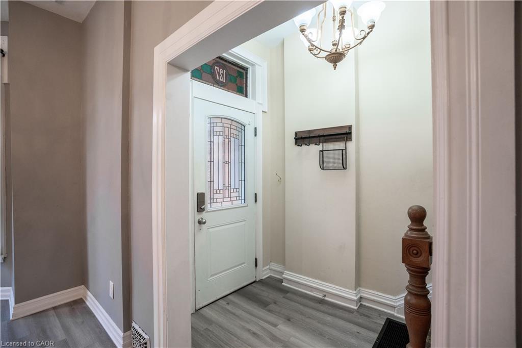 127 East Avenue S Property Photo 3