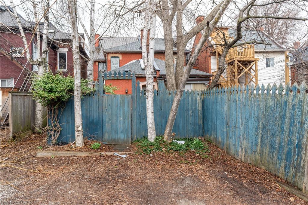 127 East Avenue S Property Photo 34