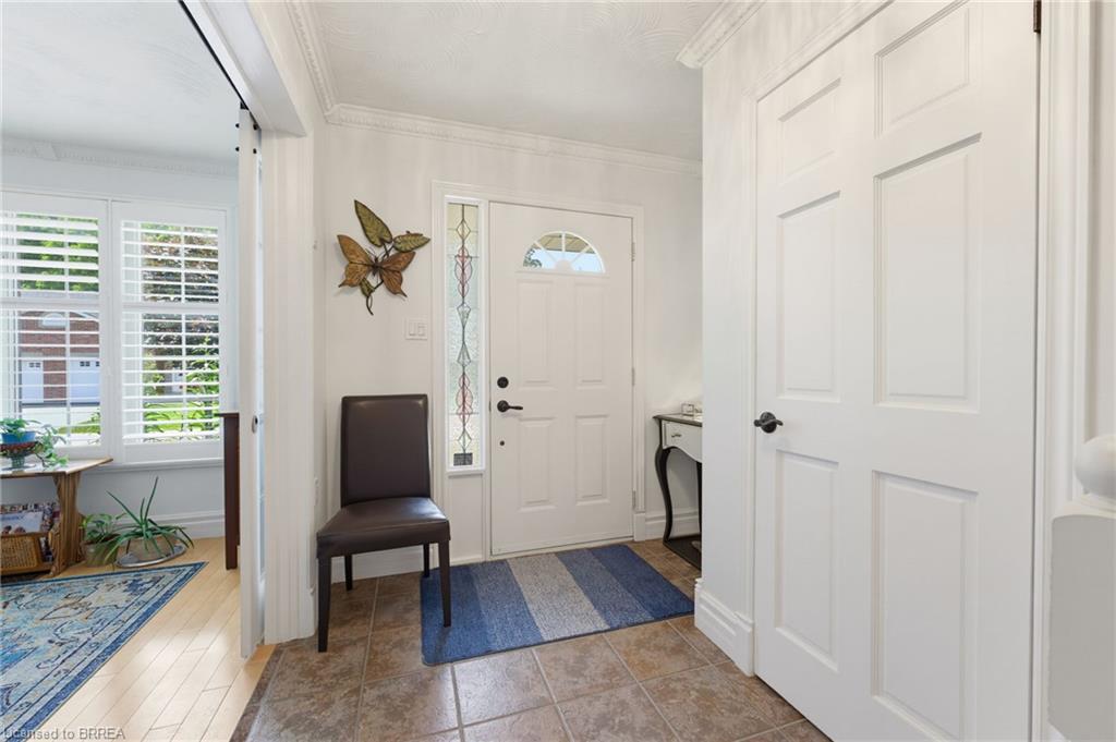 27-53 Beverly Street E Property Photo 5