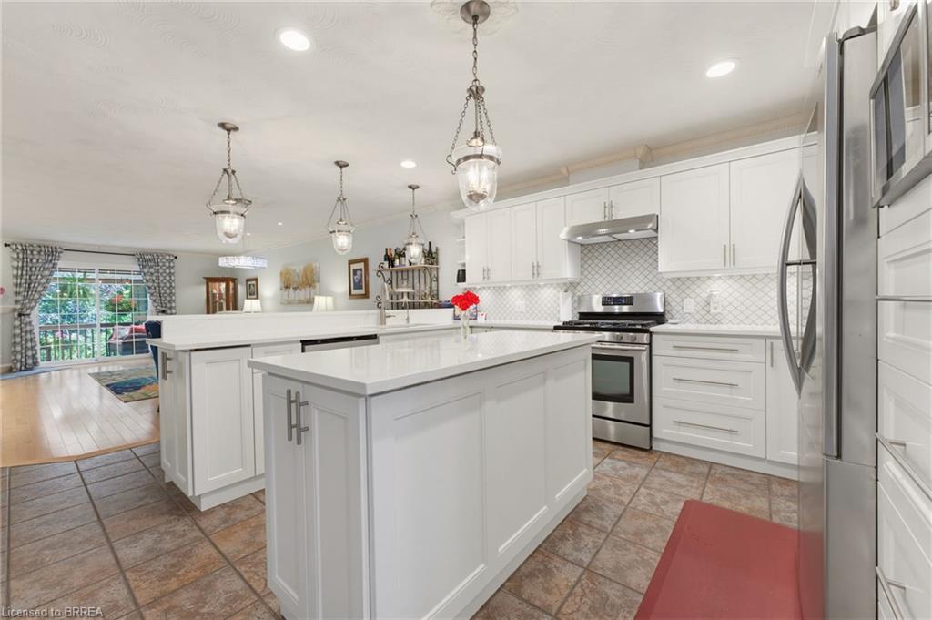 27-53 Beverly Street E Property Photo 7