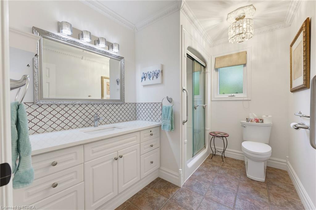 27-53 Beverly Street E Property Photo 17