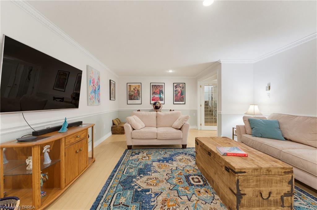 27-53 Beverly Street E Property Photo 21