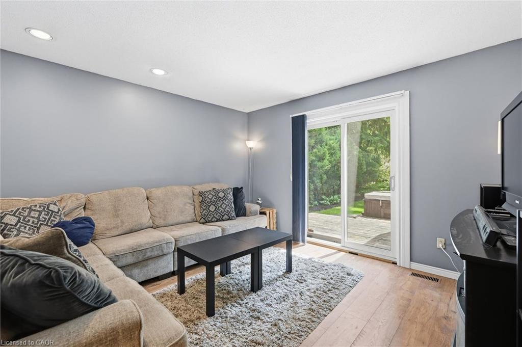28 Rousseaux Street Property Photo 38