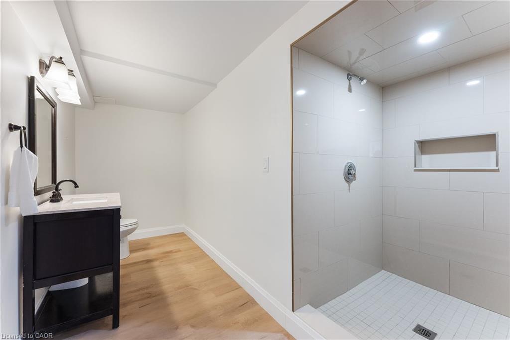 6251 Walkers Road Property Photo 23