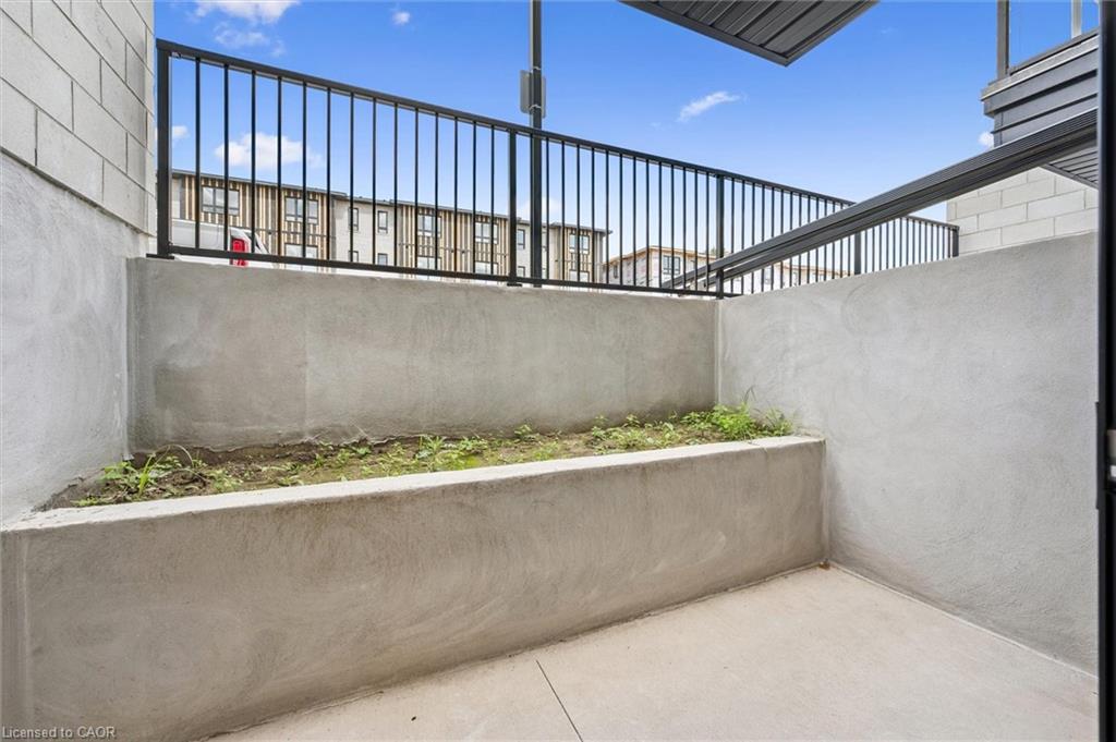 D13-410 Northfield Drive W Property Photo 11