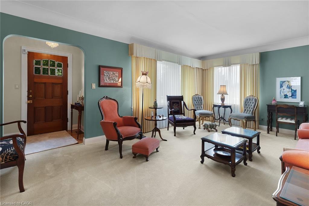 119 Church Street E Property Photo 8