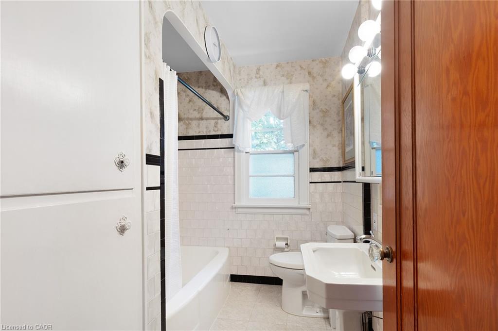 119 Church Street E Property Photo 18