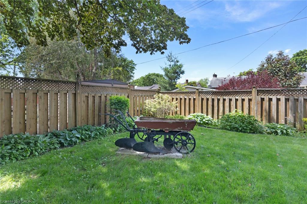119 Church Street E Property Photo 33