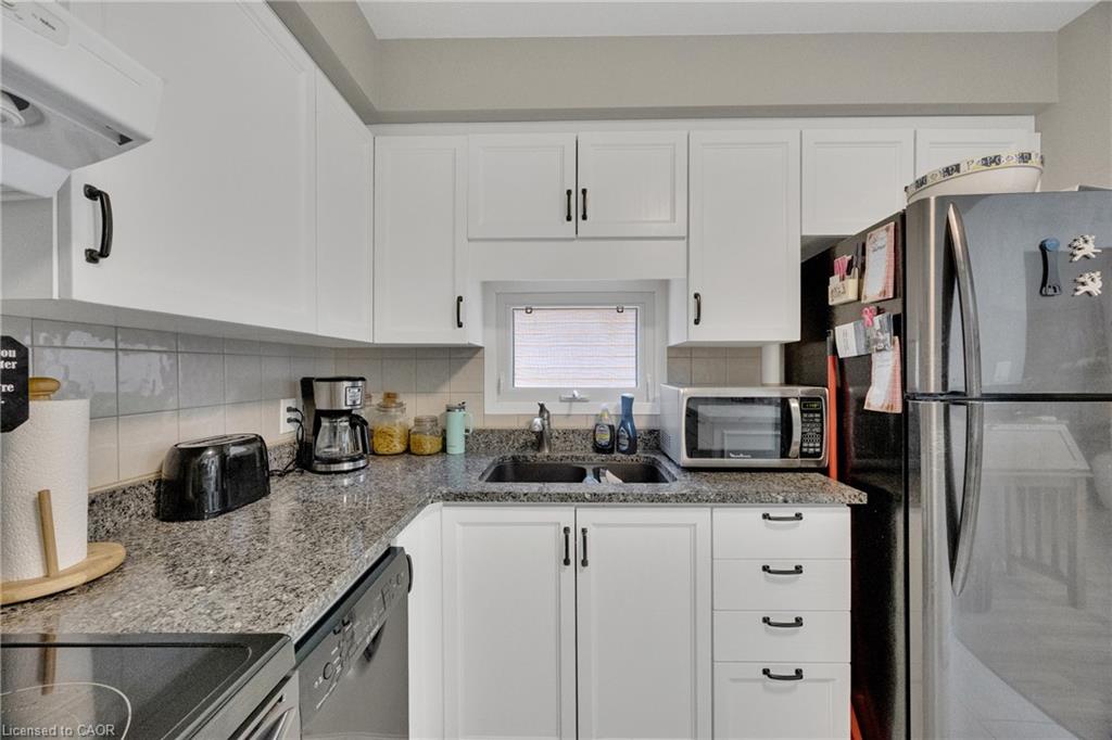 16 Hawkins Crescent Property Photo 3