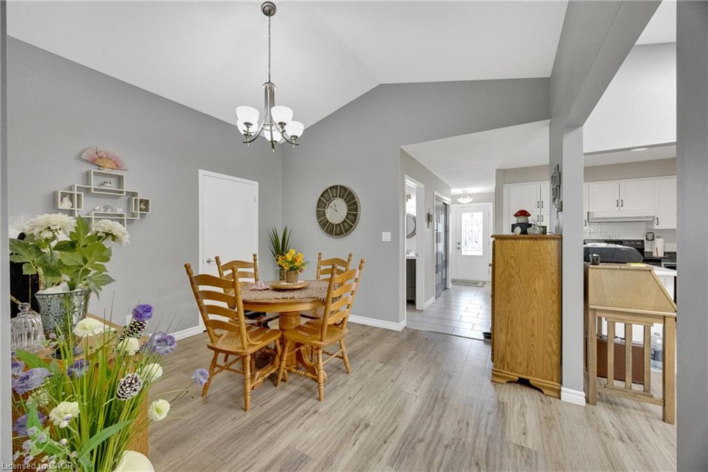 16 Hawkins Crescent Property Photo 8
