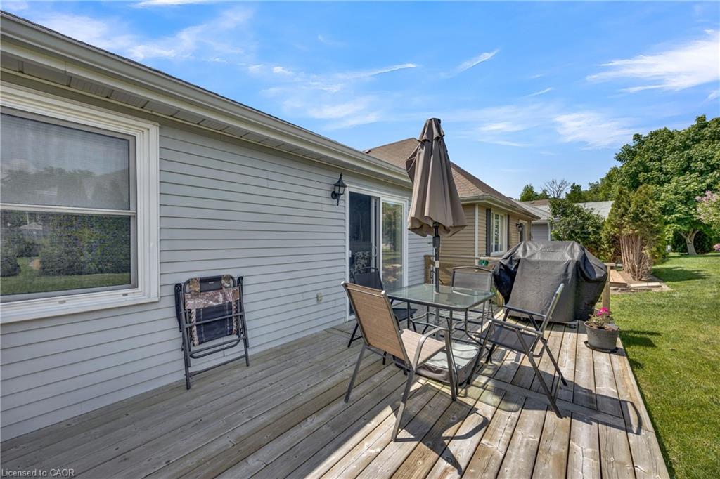 16 Hawkins Crescent Property Photo 26