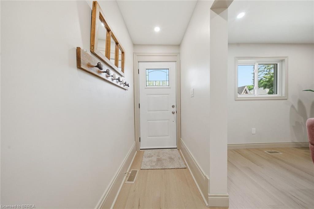 14 Bond Street Property Photo 4