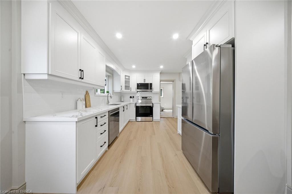 14 Bond Street Property Photo 11