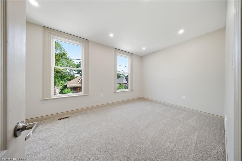 14 Bond Street Property Photo 20