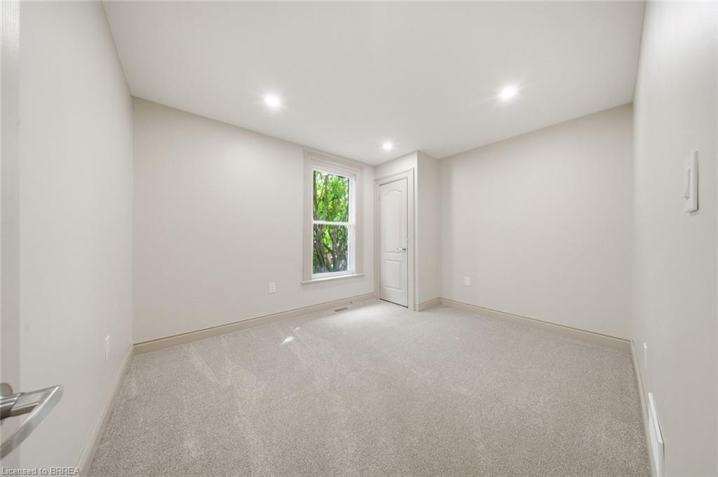 14 Bond Street Property Photo 22