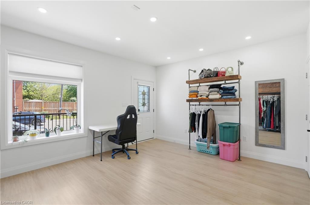 198 Dundurn Street S Property Photo 13