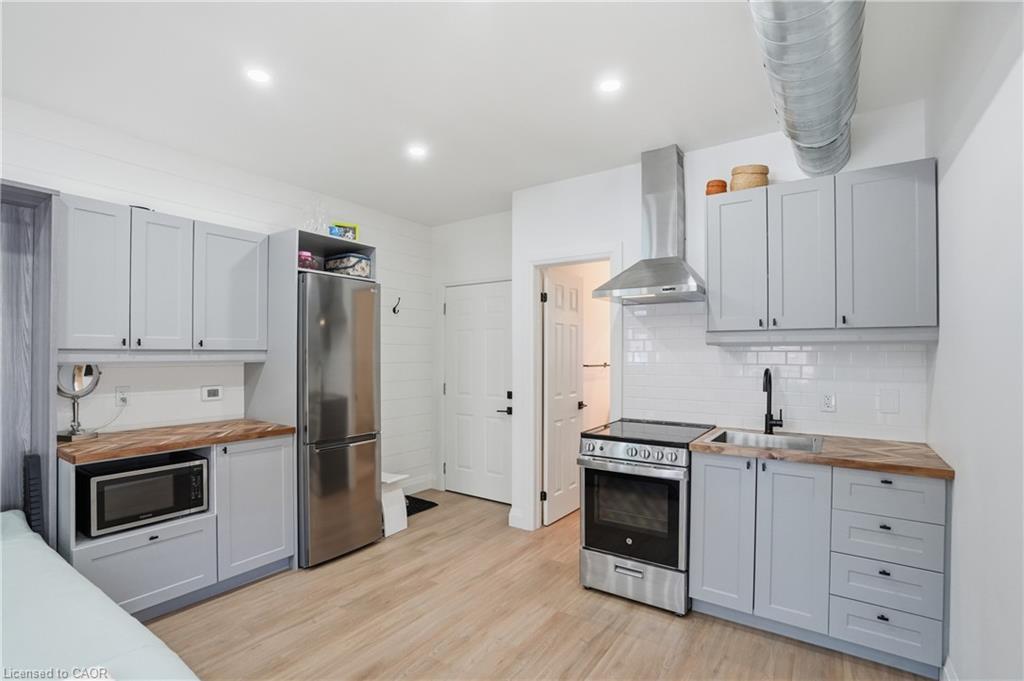 198 Dundurn Street S Property Photo 16