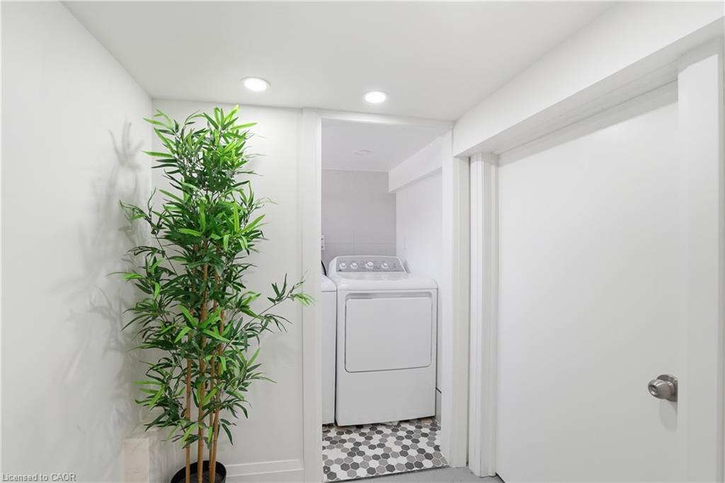 198 Dundurn Street S Property Photo 18