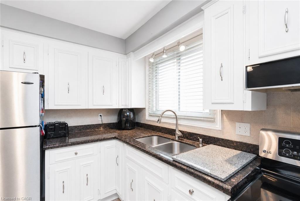 366 Berkindale Drive Property Photo 12