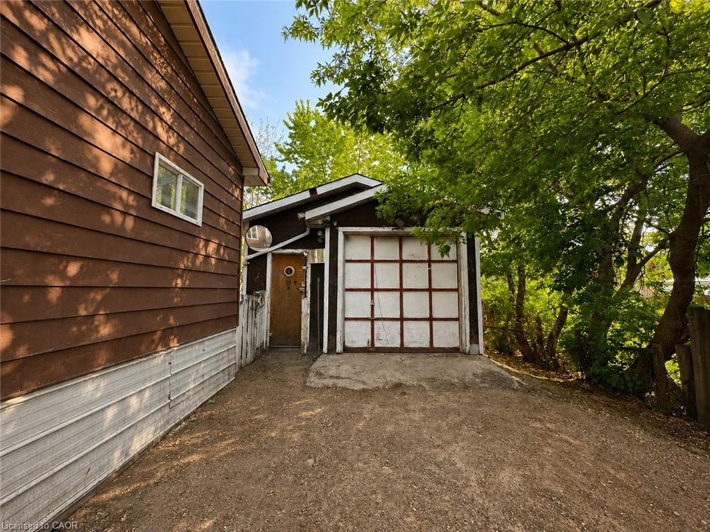 27 Oak Street Property Photo 11