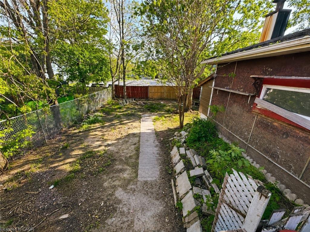 27 Oak Street Property Photo 13